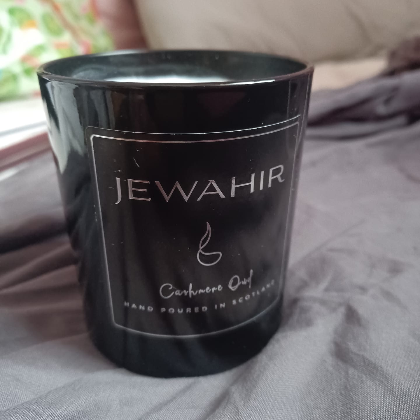 Customer photo review of Cashmere Oud Candle