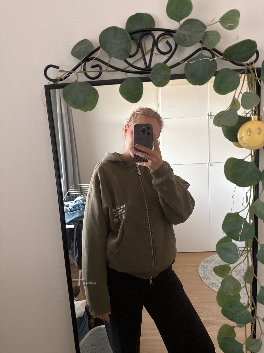 Customer photo review of LABEL ZIP HOODIE SAGE