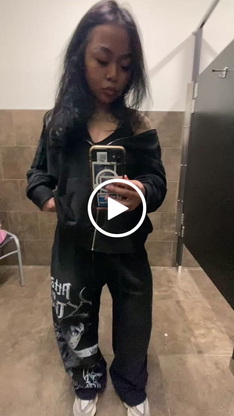 Customer video review of 2128 - AOT©  x YLA Baggy Joggers