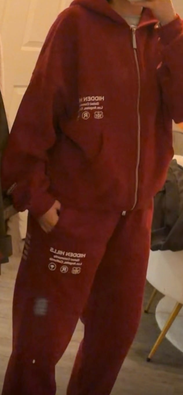 Customer photo review of LABEL ZIP HOODIE BURGUNDY