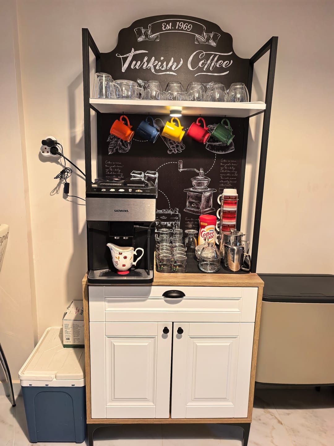 Customer photo review of Rani JE158 Işıklı Kahve Köşesi Membran Kapaklı Çekmeceli Çok Amaçlı Mutfak Dolabı Sepet Ceviz - Beyaz
