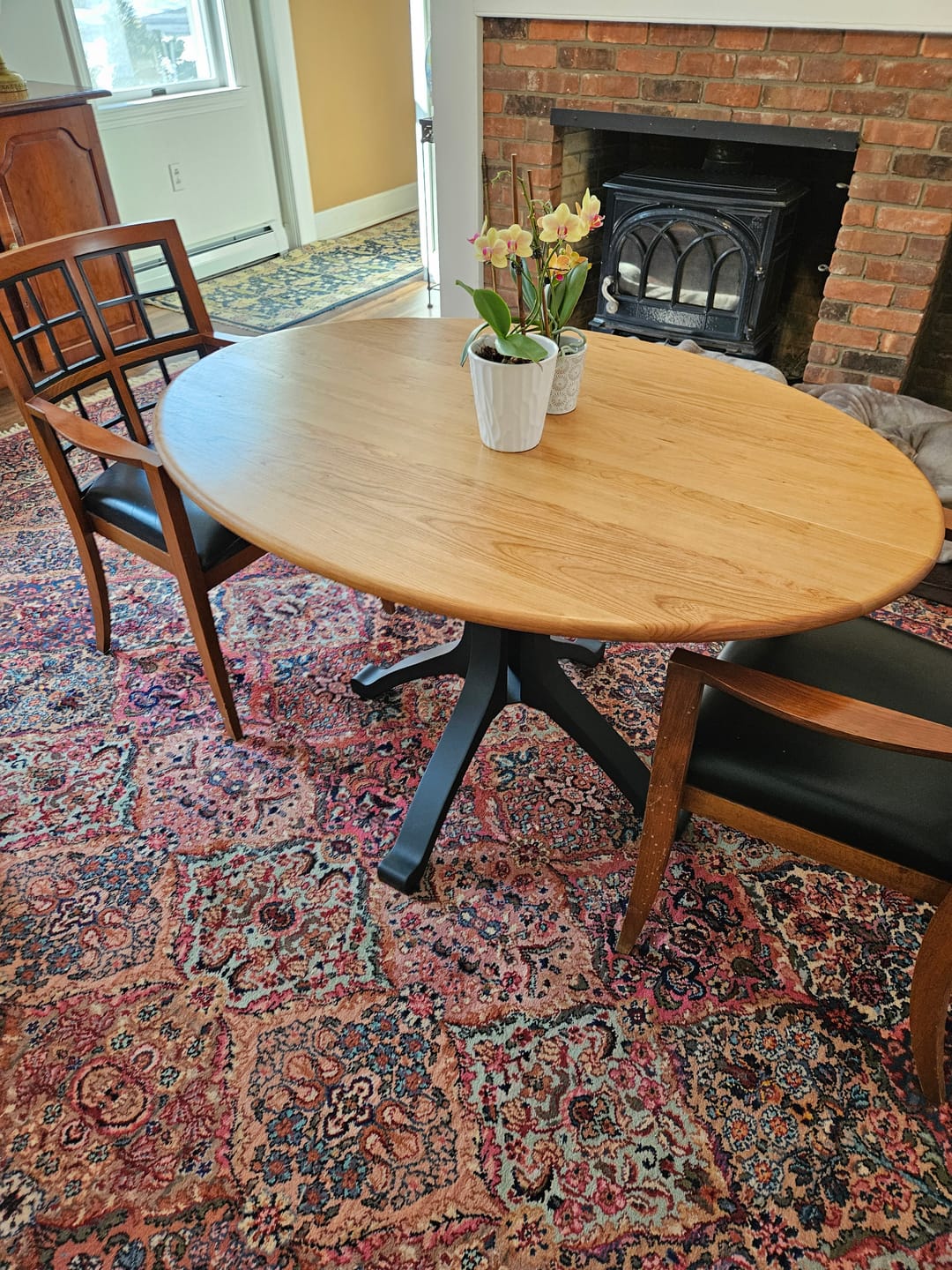 Customer photo review of Table Base 213 | 227 | 233 | 245 Wishbone 28" H for Round Dining Tabletop