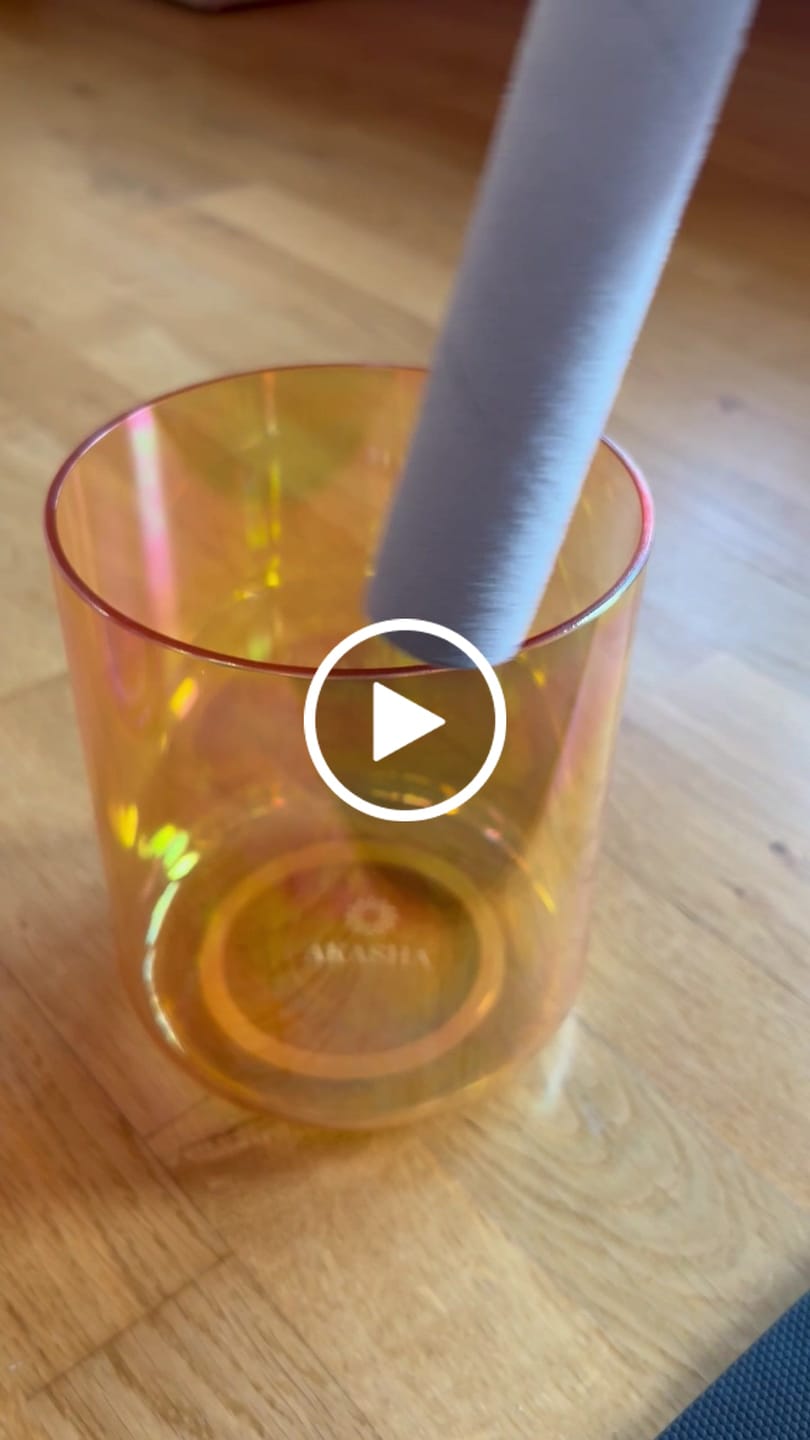 Customer video review of Kristallklangschale SCHILDKRÖTE KRAFTTIER 432 Hz - 14 cm | AkashaBowls®