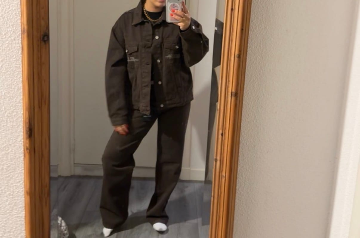 Customer photo review of LOGO STITCH DENIM JACKET DARK BROWN