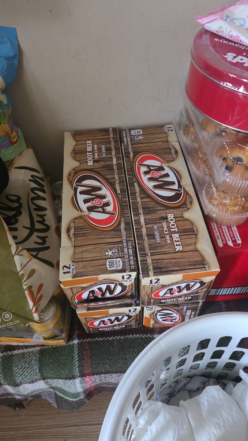Customer photo review of A&W Root Beer Soda 12fl oz/355ml - Pack of 12