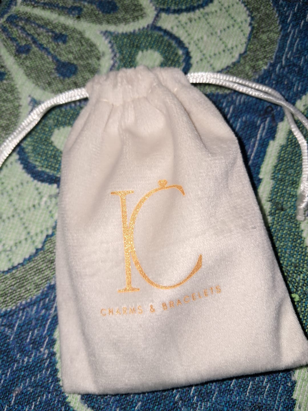 Customer photo review of Bolsa de Terciopelo