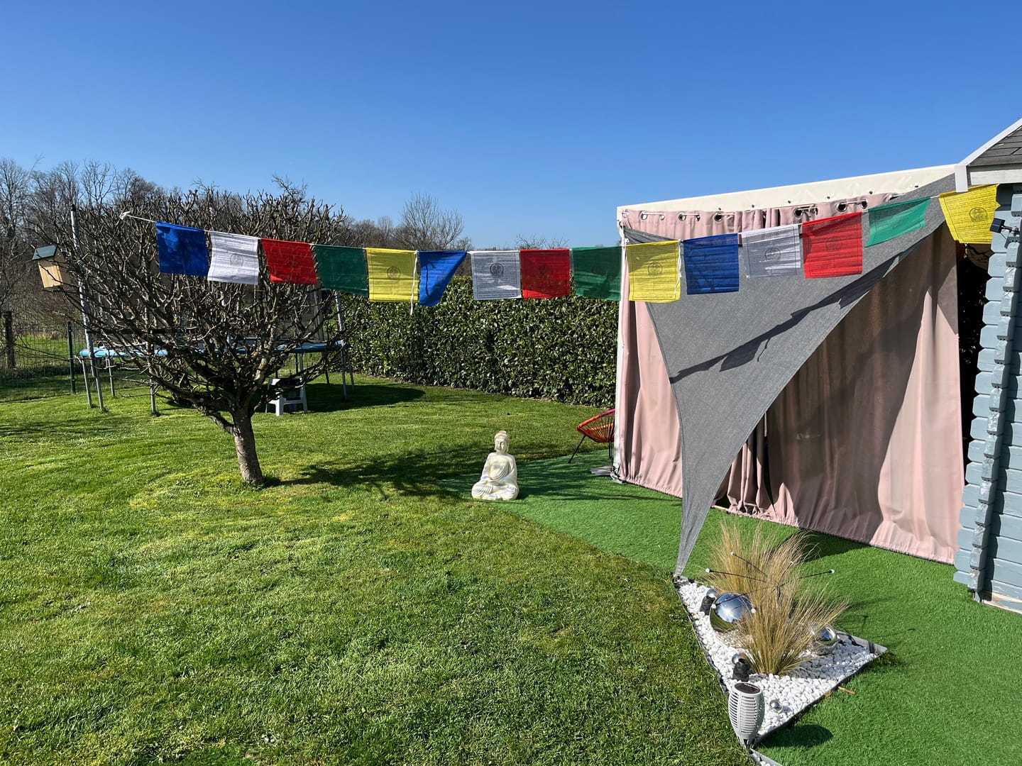 Customer photo review of Drapeaux Prières 5 Rouleaux