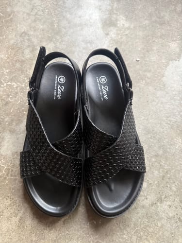 Customer photo review of Aksa Sandal - Solid Black