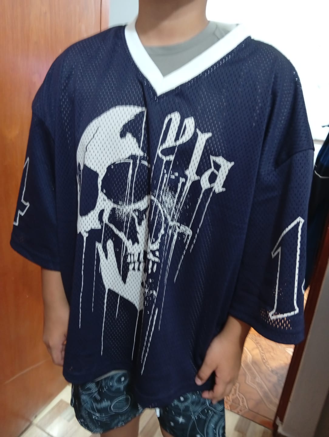 Customer photo review of 4015 - Drippy Skull Jersey