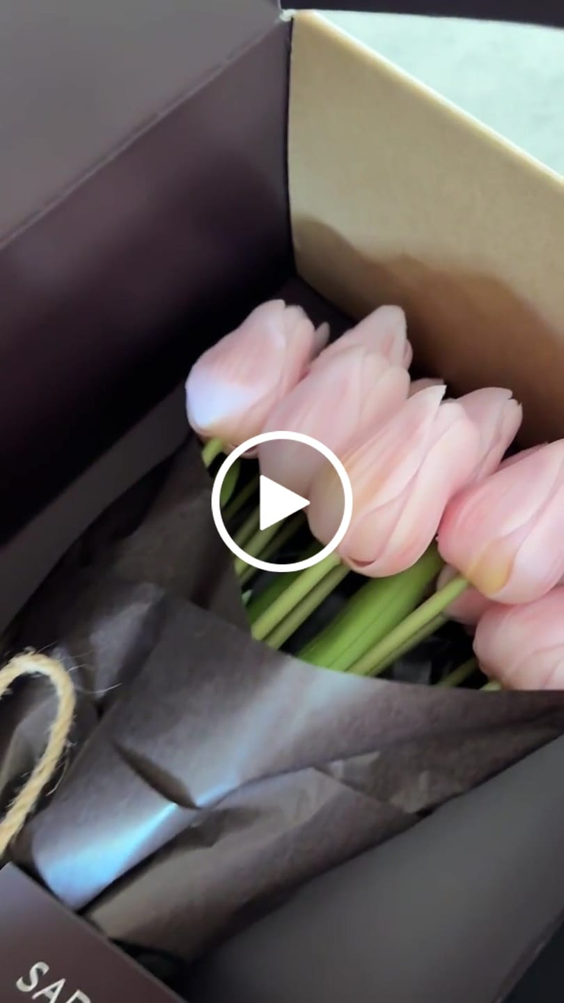 Customer video review of Tulips - Pale Pink Long Stem