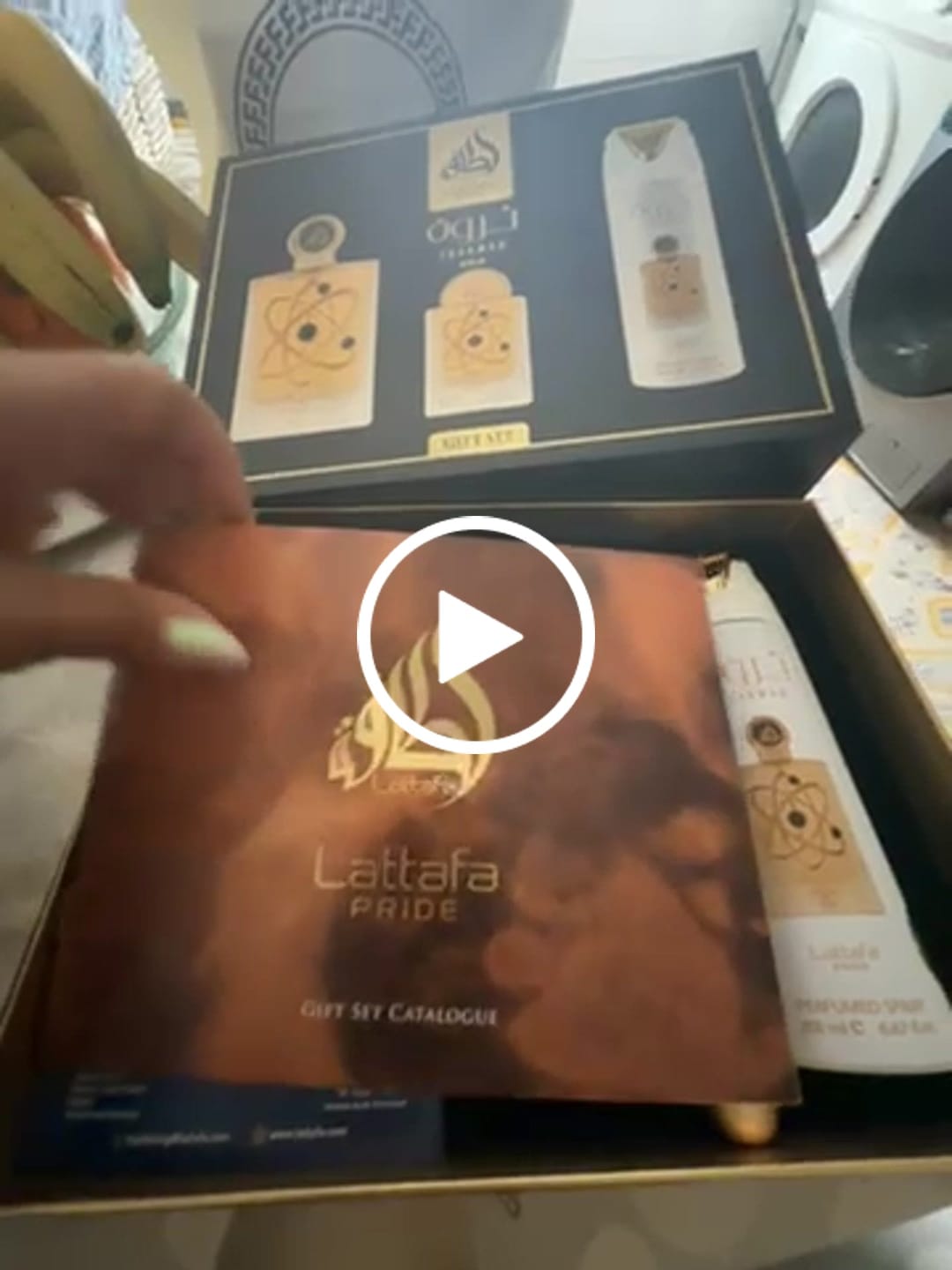Customer video review of CONJUNTO THARWAH GOLD LATTAFA - 100ML