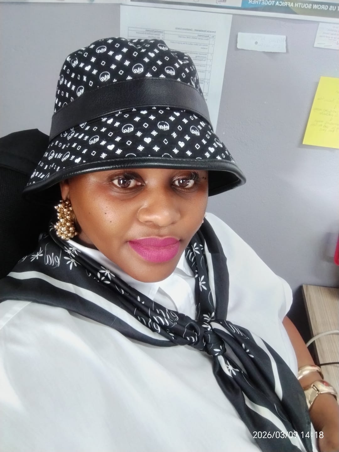 Customer photo review of Era Bucket Hat