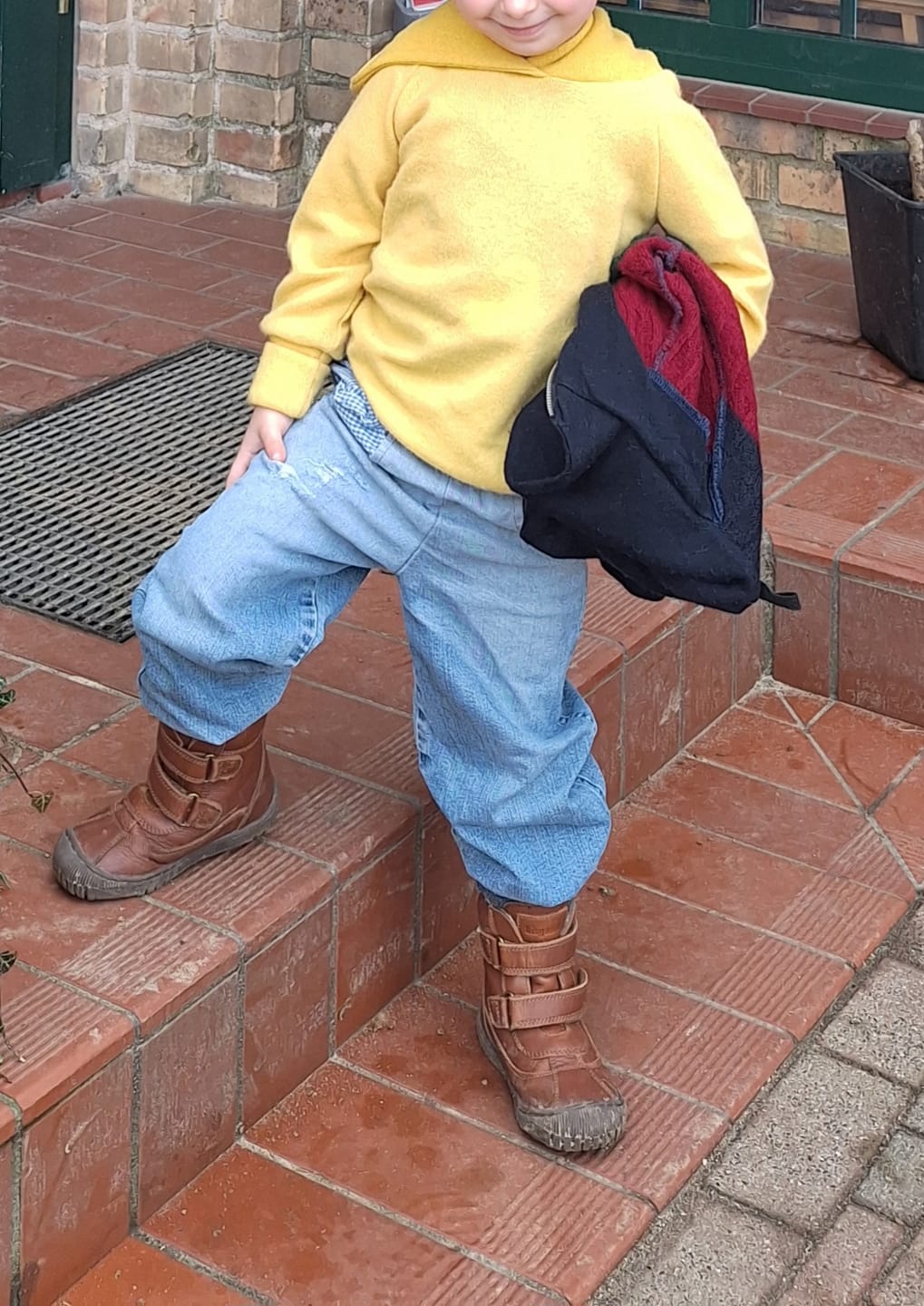 Customer photo review of Kaschmir Kinder Hoodie Gelb