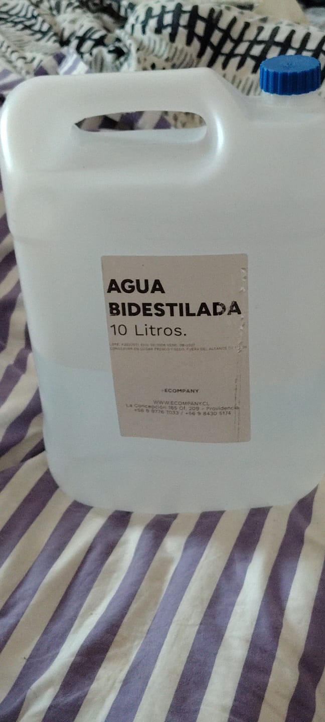 Customer photo review of Agua calidad Bidestilada - Para equipos médicos