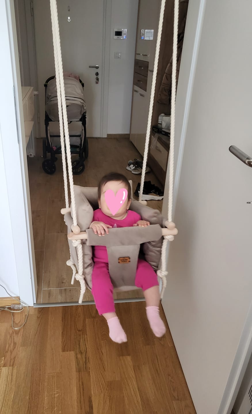 Customer photo review of Luxury Sand Beige Ljuljaška - Ručno rađena ljuljaška za bebe