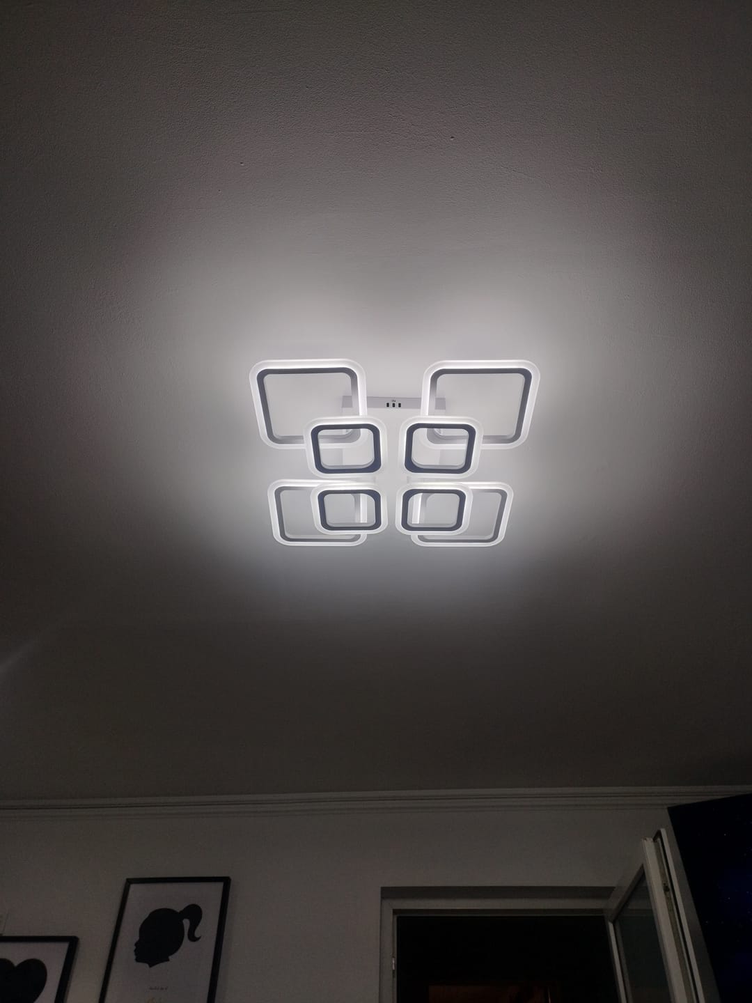 Customer photo review of Lustra LED 4+4 SQUARE GIGANT Echivalent 1000W Telecomanda
