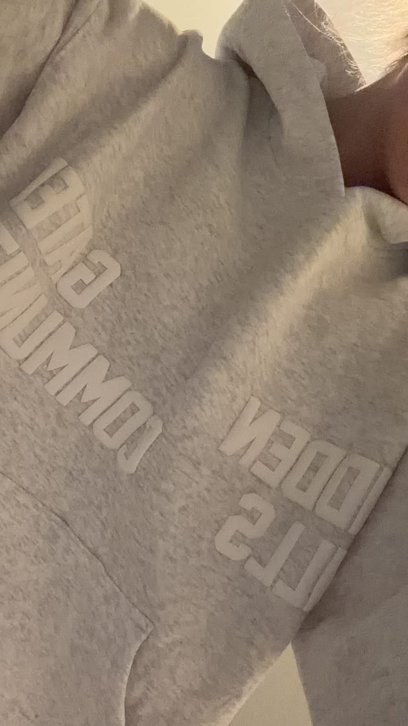 Customer photo review of GATED COMMUNITY HOODIE LIGHT GREY