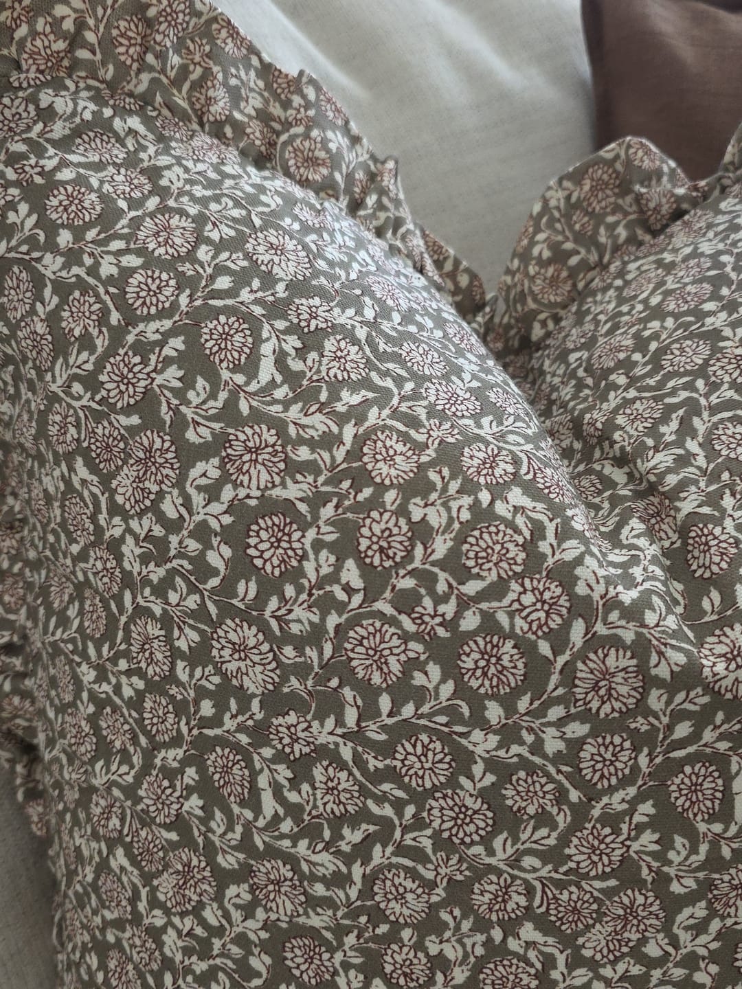 Customer photo review of Elsie Ruffle - 18" | 22"