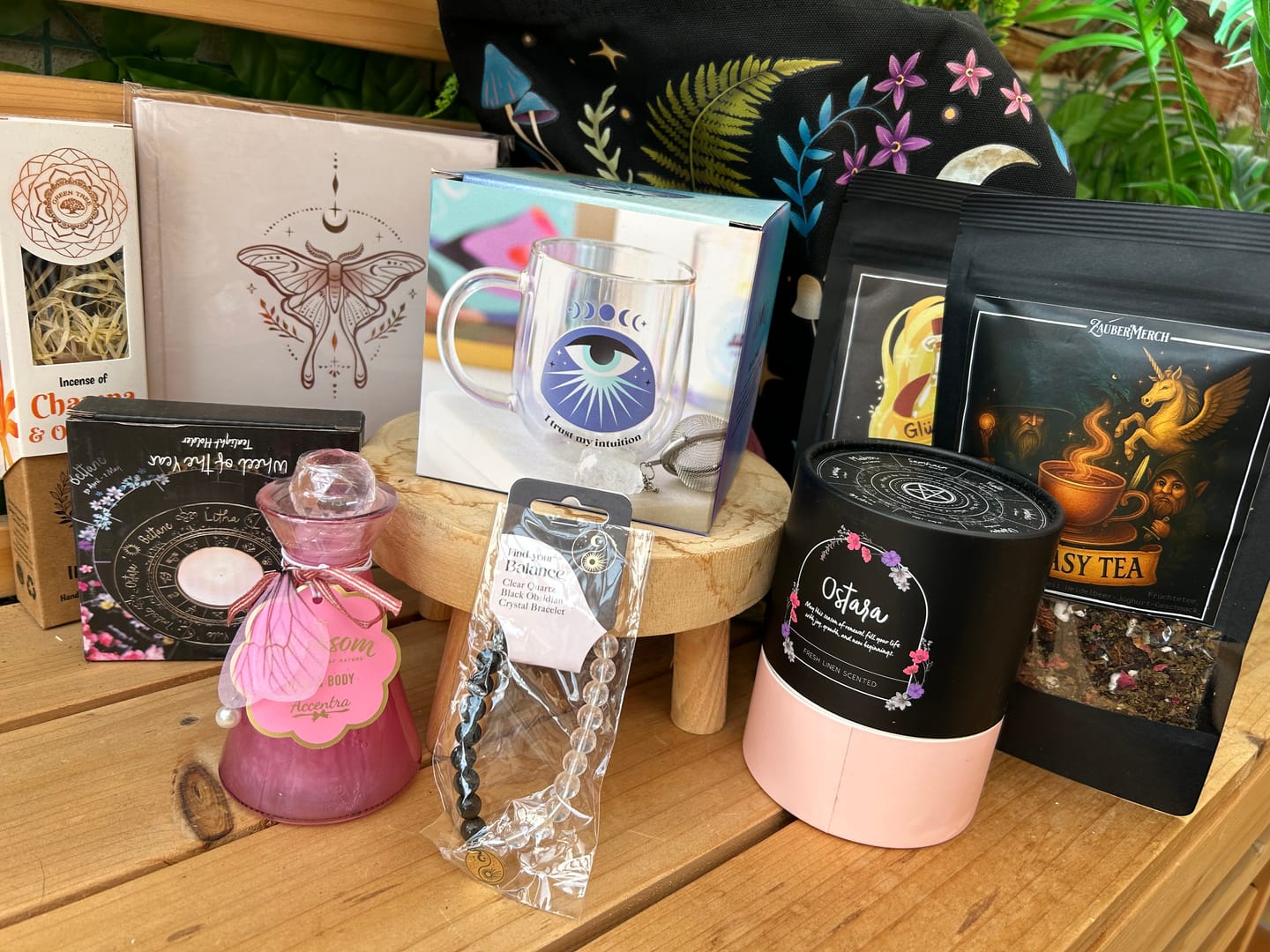 Customer photo review of Witchy Box APRIL (Monatlich wechselnd & limtiert)