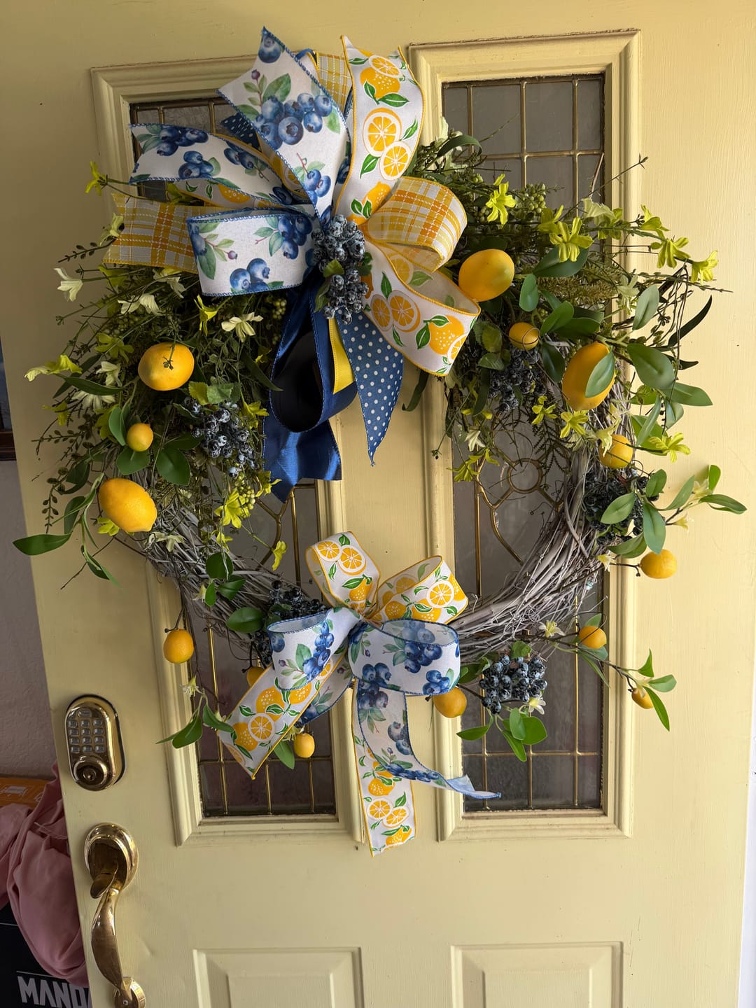 Customer photo review of 16" Oval Grapevine Wreath - DECOE-036