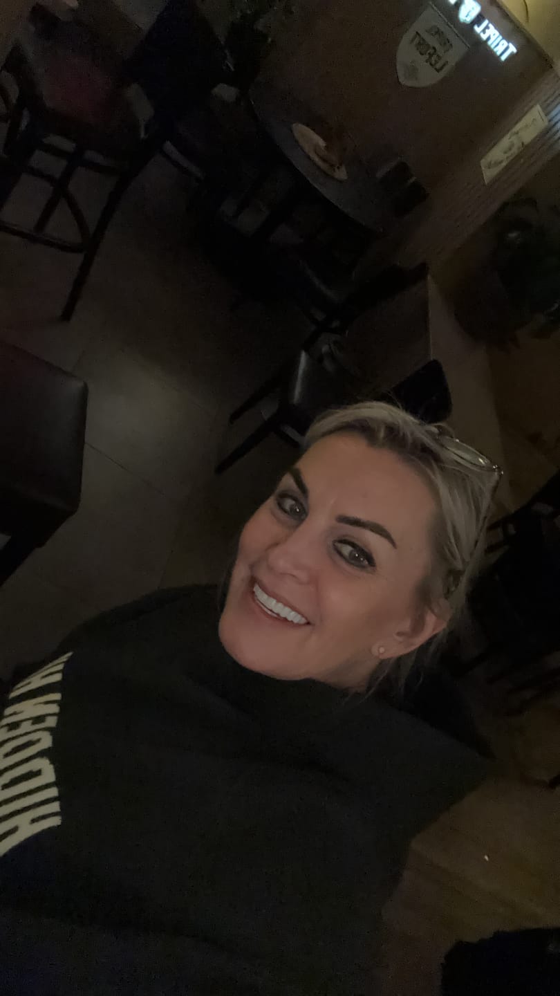 Customer photo review of KNIT HOODIE DARK GREEN