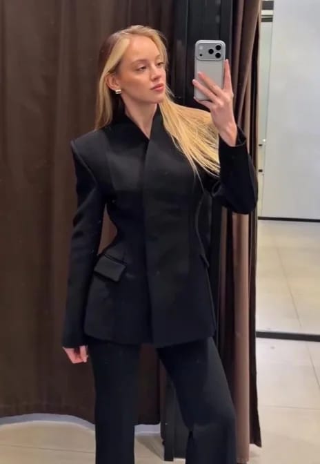 Customer photo review of Annie Blazer Dress