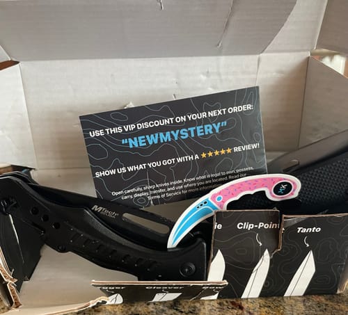 Customer photo review of MYSTERY KNIVES BOX™