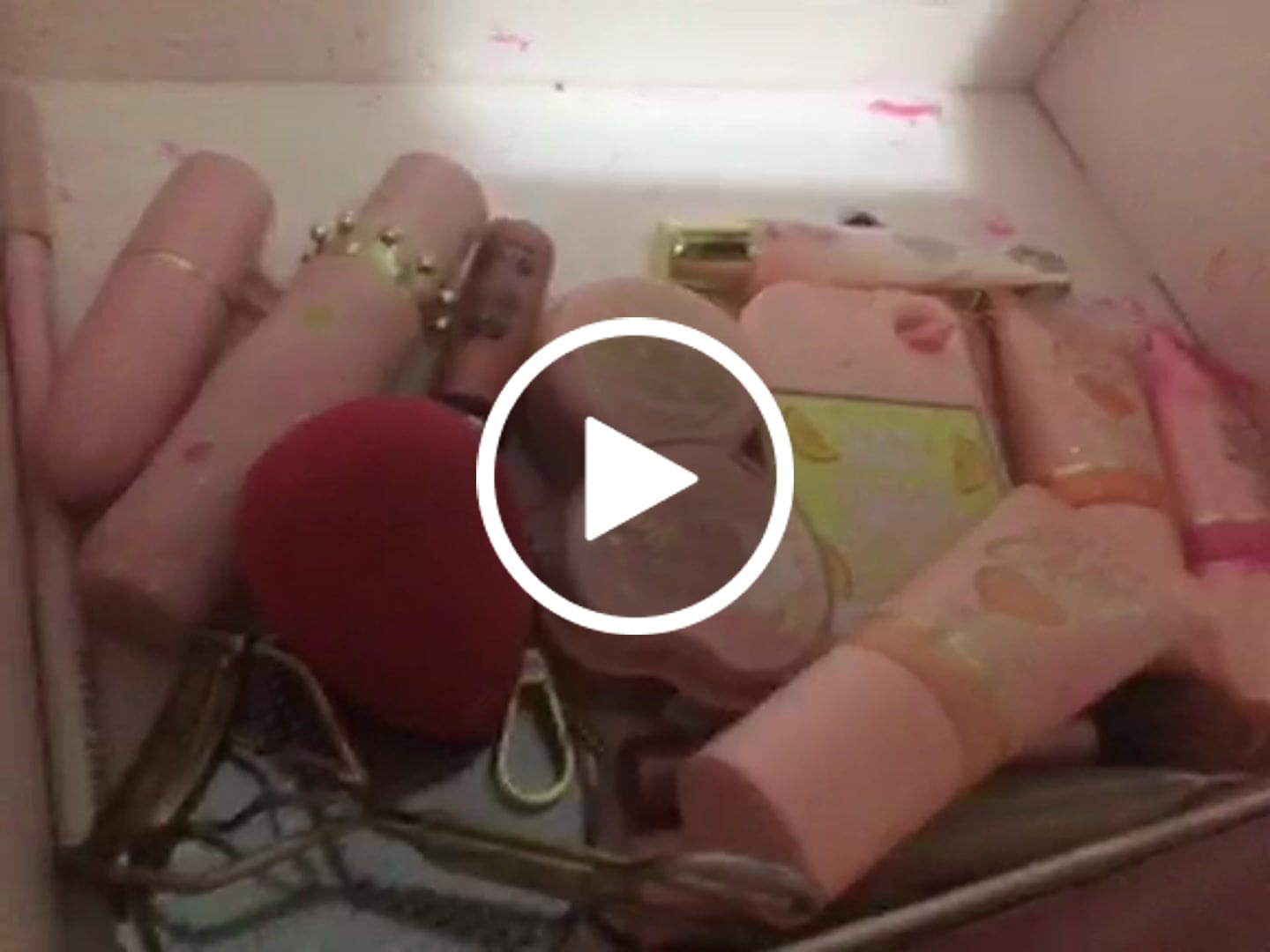 Customer video review of P.Louise Ready Set Sparkle Glitter Setting Spray Trio