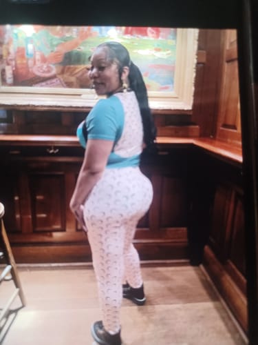 Customer photo review of Colorblock Tee & Skinny Pants Set