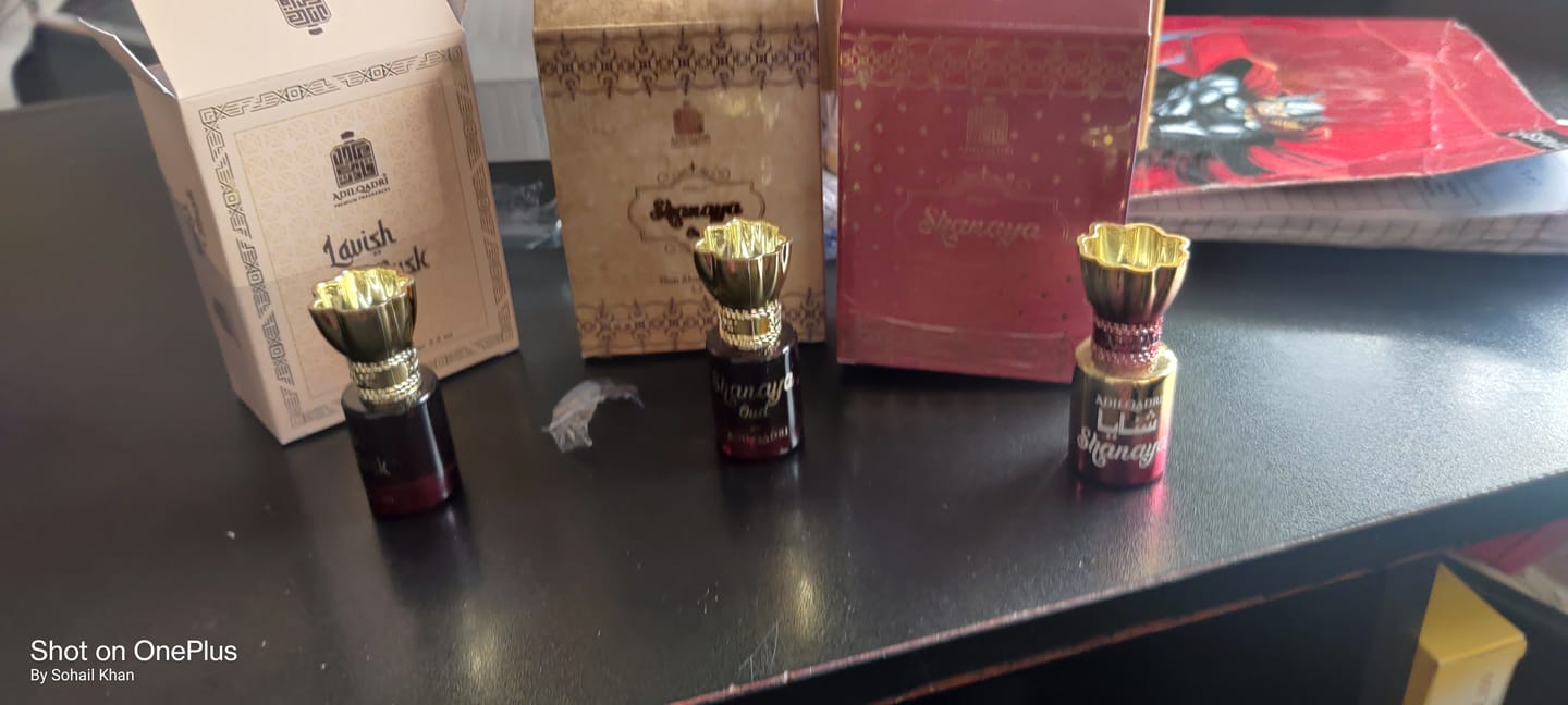 Customer photo review of Shanaya Oud Luxury Attar Perfume