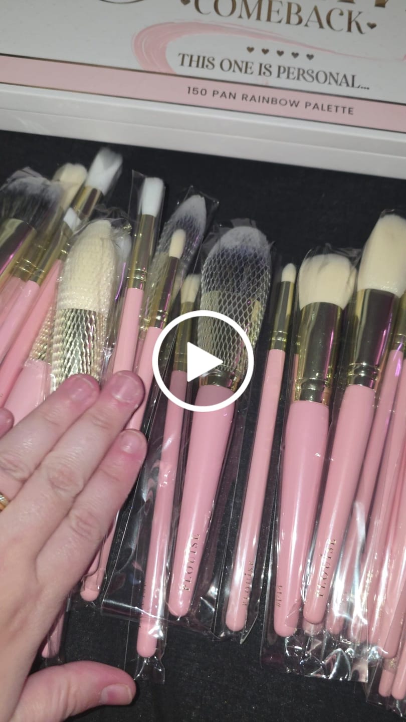 Customer video review of P.Louise 30-Piece Makeup Brush Bundle