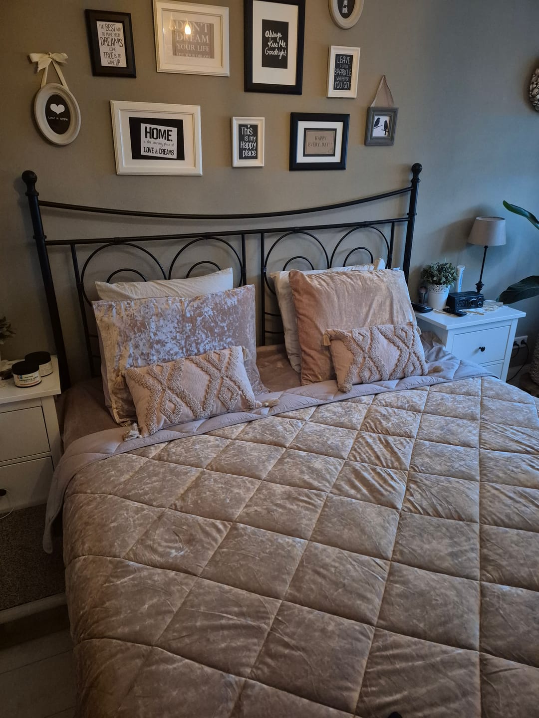 Customer photo review of Dekbed Zonder Overtrek Velvet Chenille Taupe/Grey