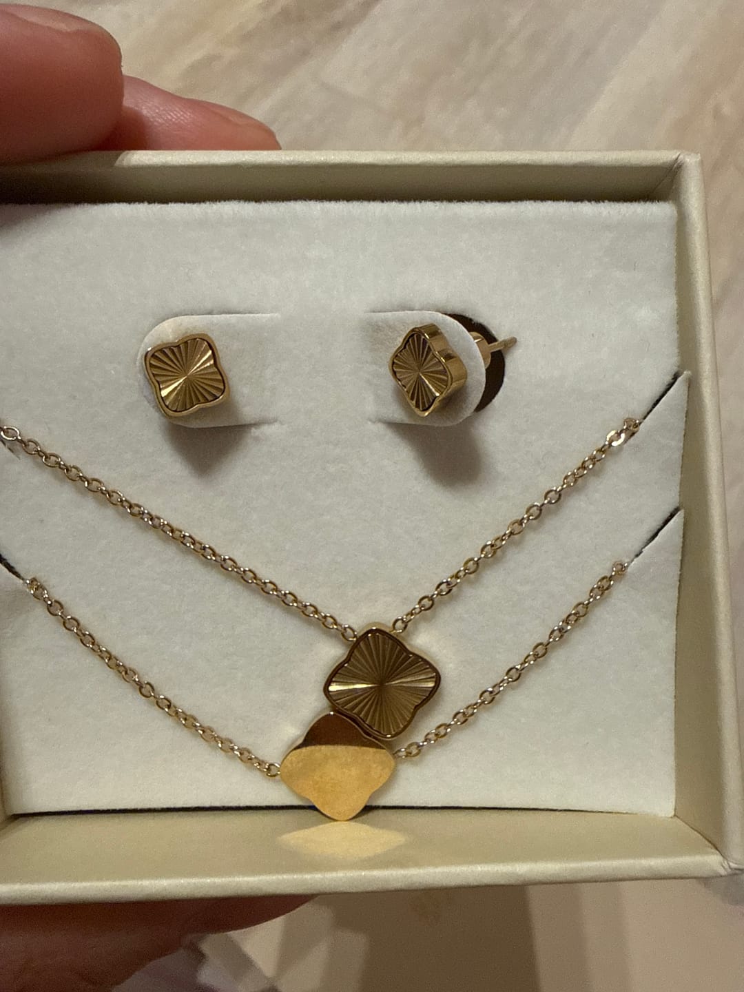 Customer photo review of Flora Gold Set
