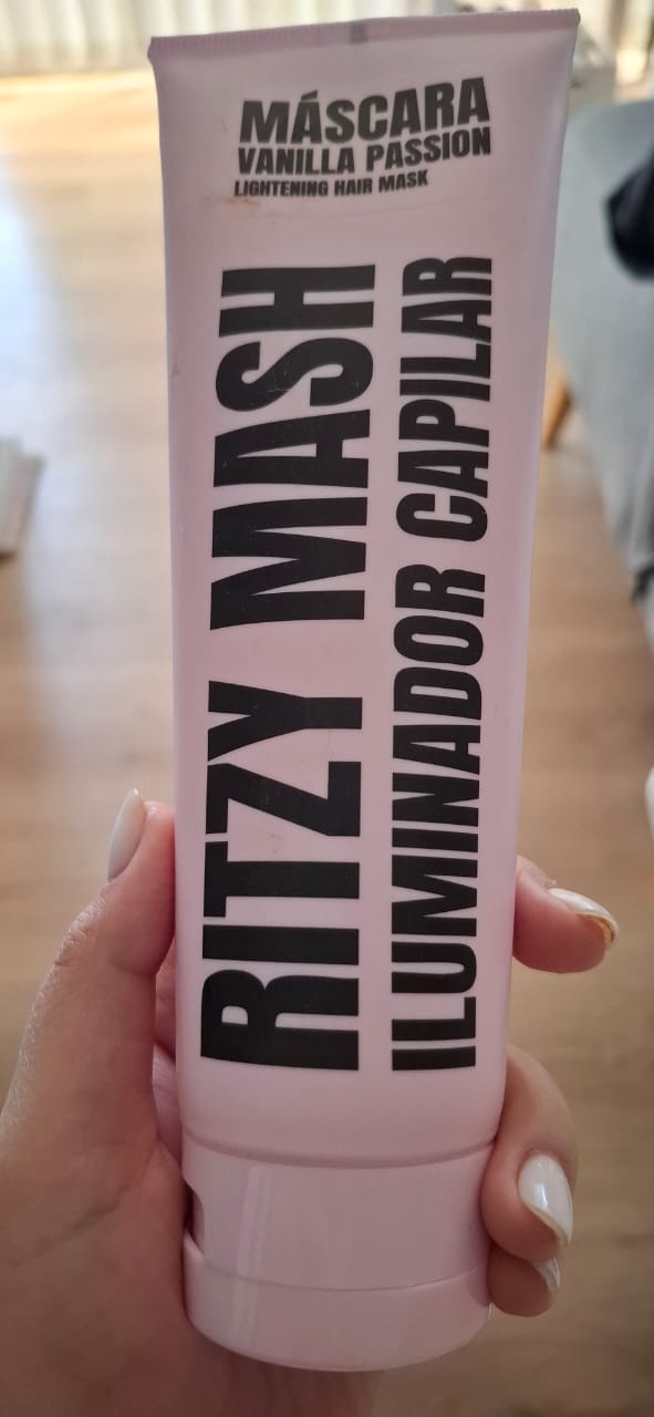 Customer photo review of Máscara iluminadora