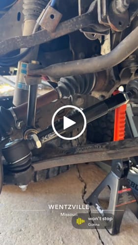 Customer video review of Heavy Duty Front Lower Tie Rods End Links For 1999-2007 Chevy Silverado GMC Sierra 1500 2500 Compatible For 0-6" Adjustable