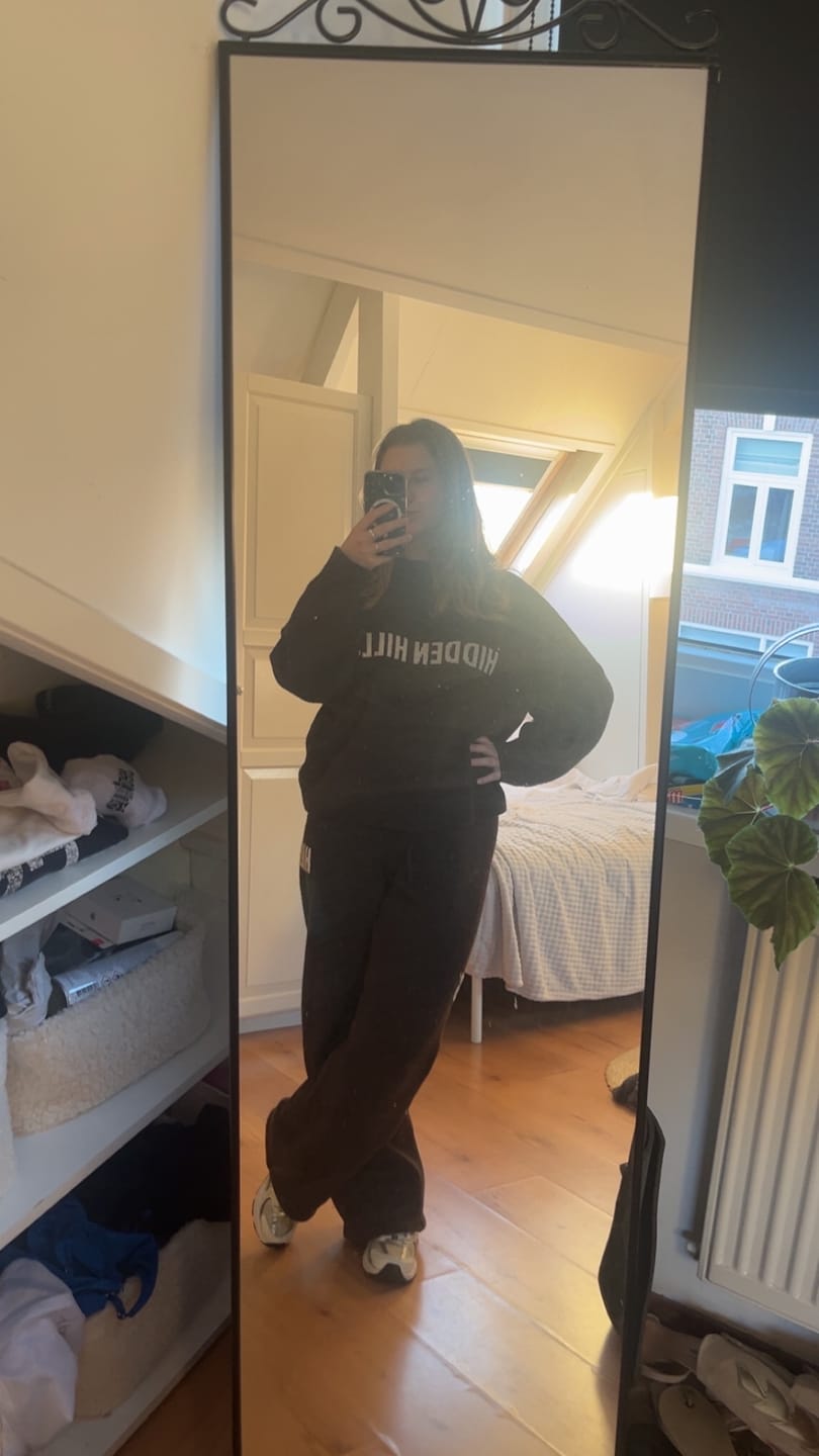 Customer photo review of KNIT SWEATER DARK BROWN