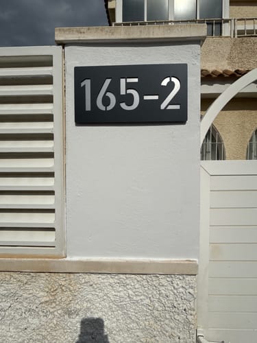 Customer photo review of Numero civico modello Stencil Horizontal