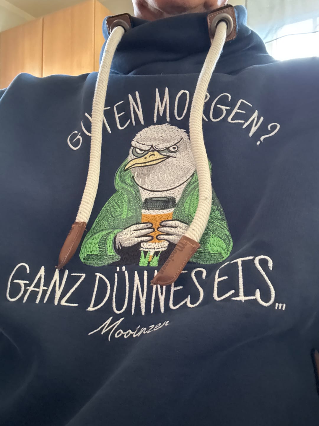 Customer photo review of Guten Morgen? Ganz dünnes Eis... · Unisex Bio Schalkragen Sweatshirt (ohne Kapuze)