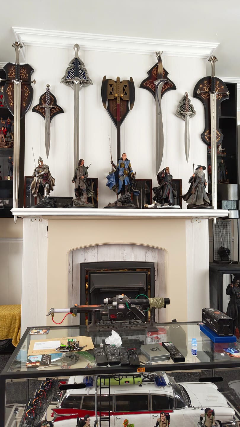 Customer photo review of Lord Of The Rings - Officially Licensed United Cutlery Anduril Sword of Aragorn