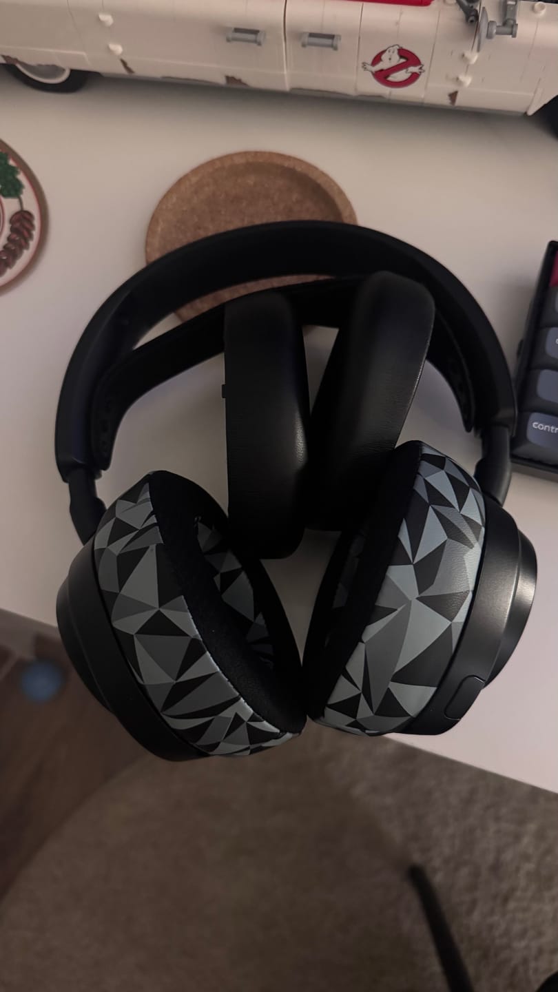 Customer photo review of Arctis Nova Pro Wireless & Nova Elite Earpads - WC FreeZe Cooling Gel