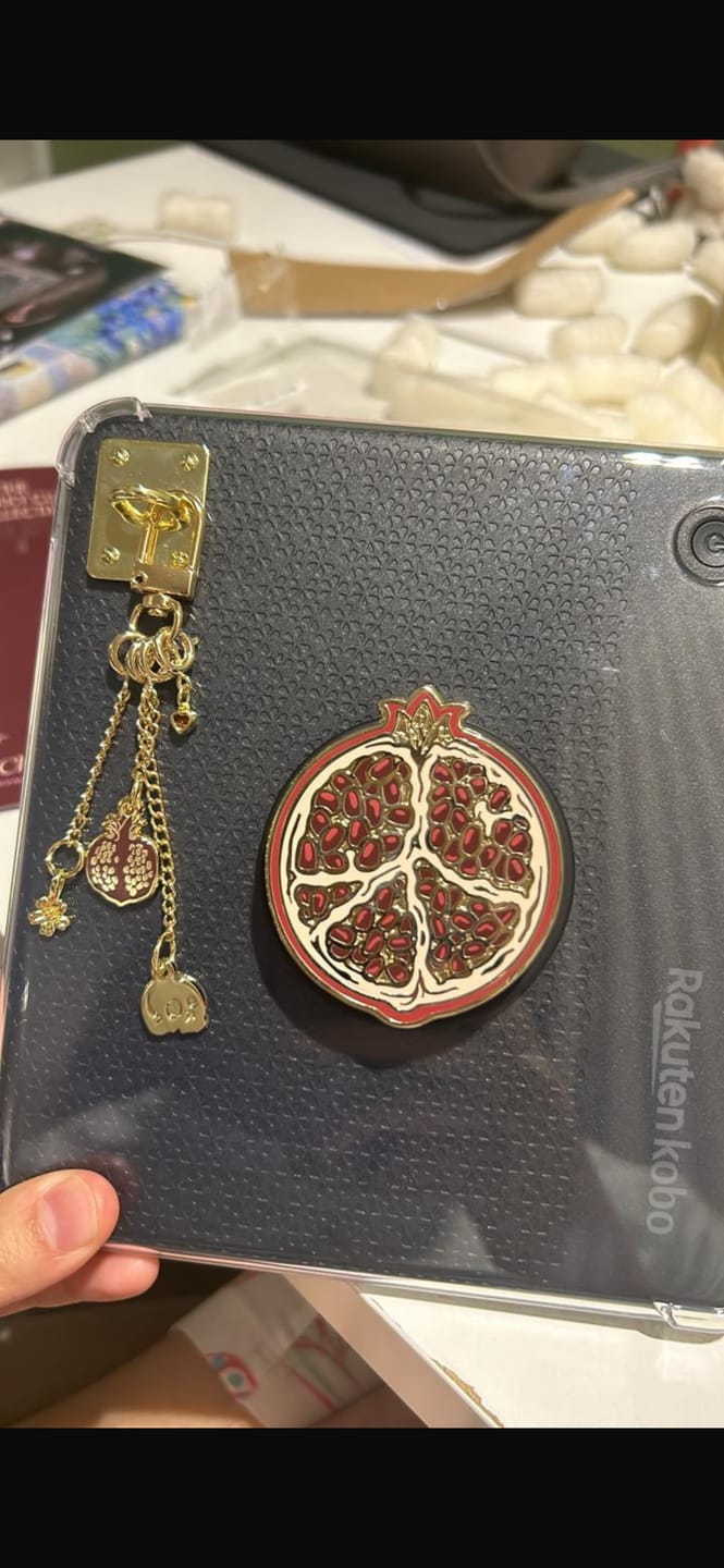 Customer photo review of Pomegranate Clingie