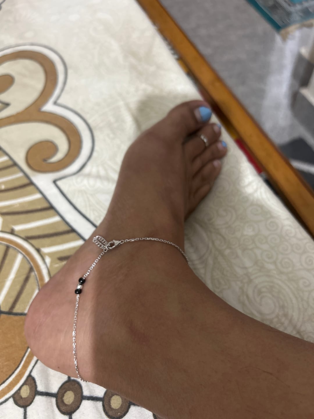 Customer photo review of Silver Minimal Black Beads Anklet