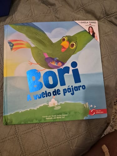 Customer photo review of PRE-VENTA| Bori: A Vuelo de Pájaro | Libro Bilingüe