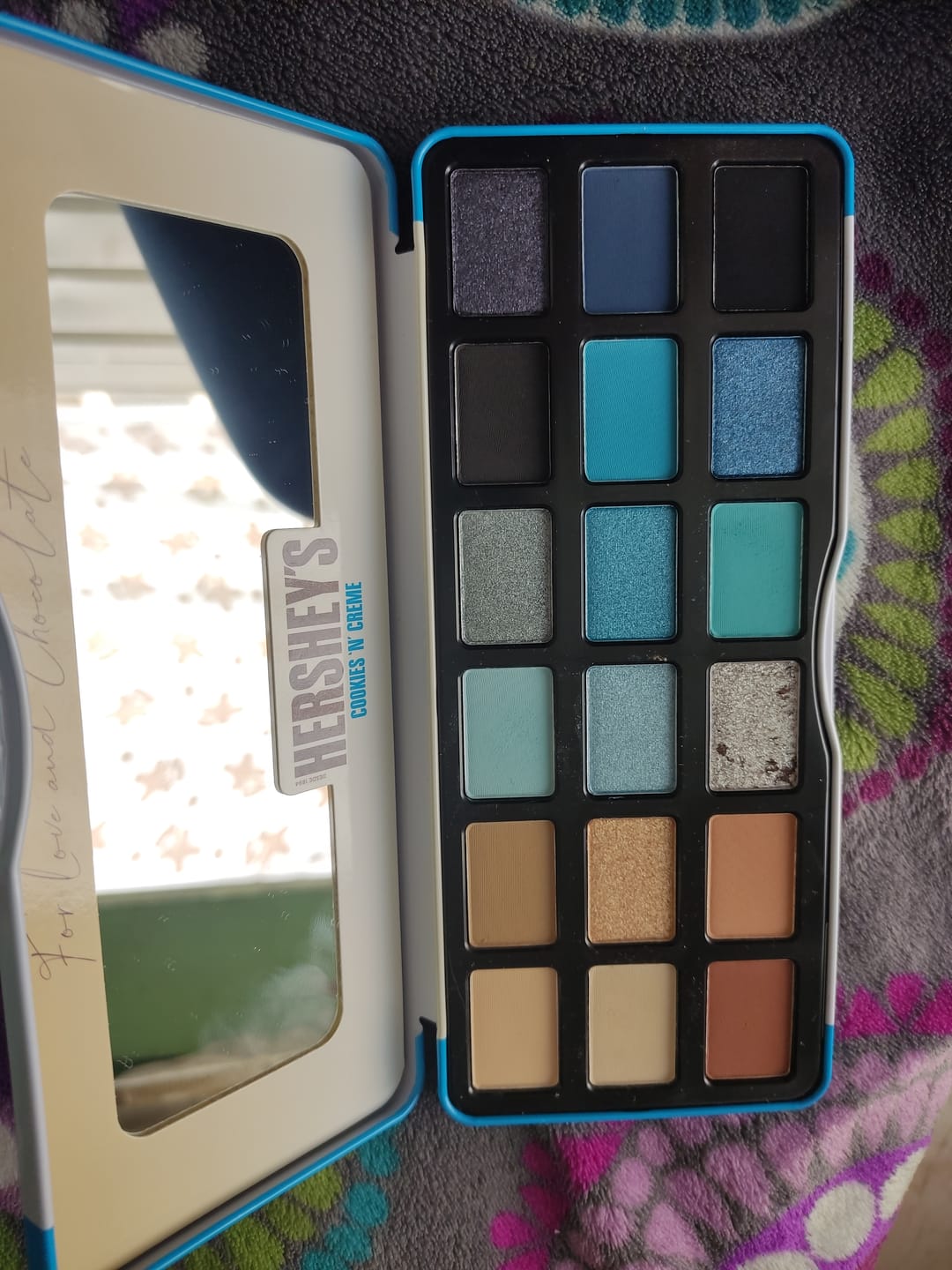 Customer photo review of Paleta de Sombras 18 tonos "Cookies & Cream"