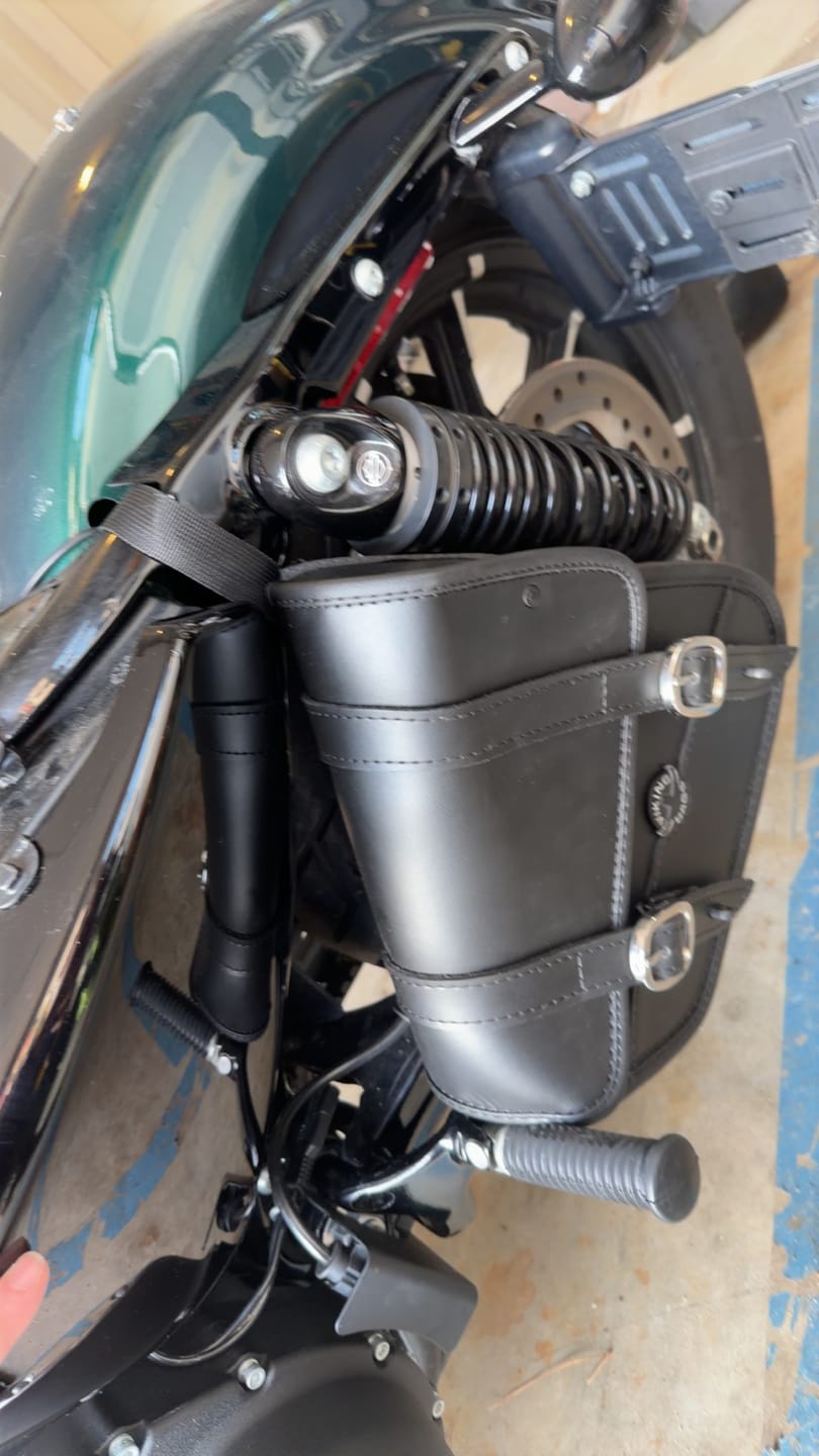 Customer photo review of 3L - Crafted Harley Sportster Specific Motorcycle Swing Arm Bag
