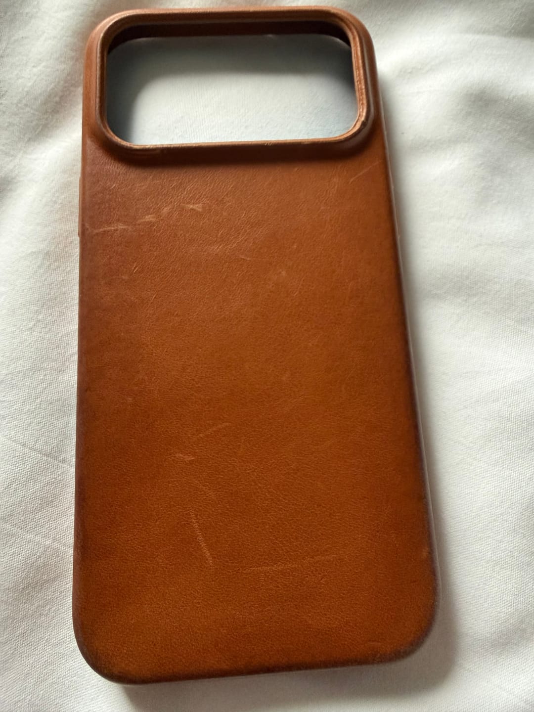 Customer photo review of The Minimalist Full-Grain Leather iPhone 17 Pro Max MagSafe Case - Saddle Tan