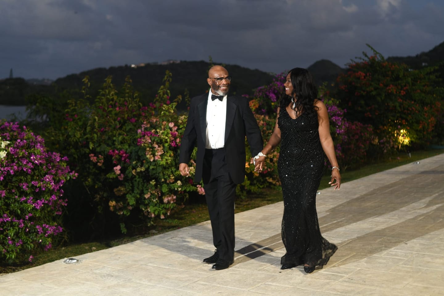 Customer photo review of Old Style Black Velvet Big Bow Tie Wedding Set