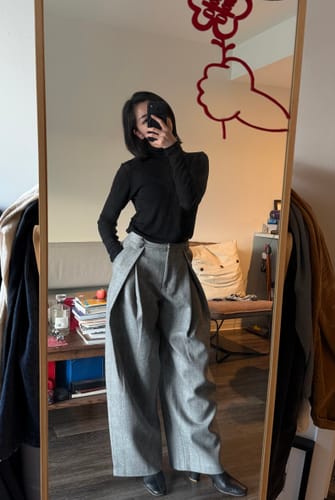 Customer photo review of LT24026 High-neck Wool Silk Blended Top