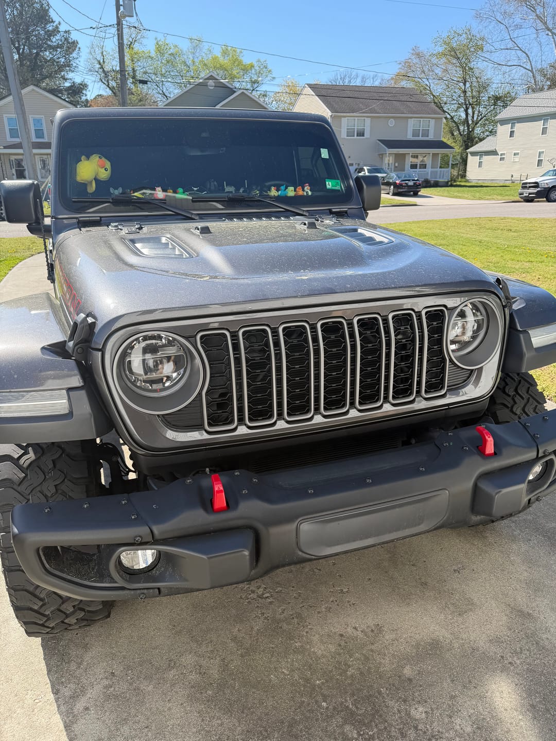 Customer photo review of OEM Color Matched Front Grille for Jeep Wrangler JL/Gladiator JT