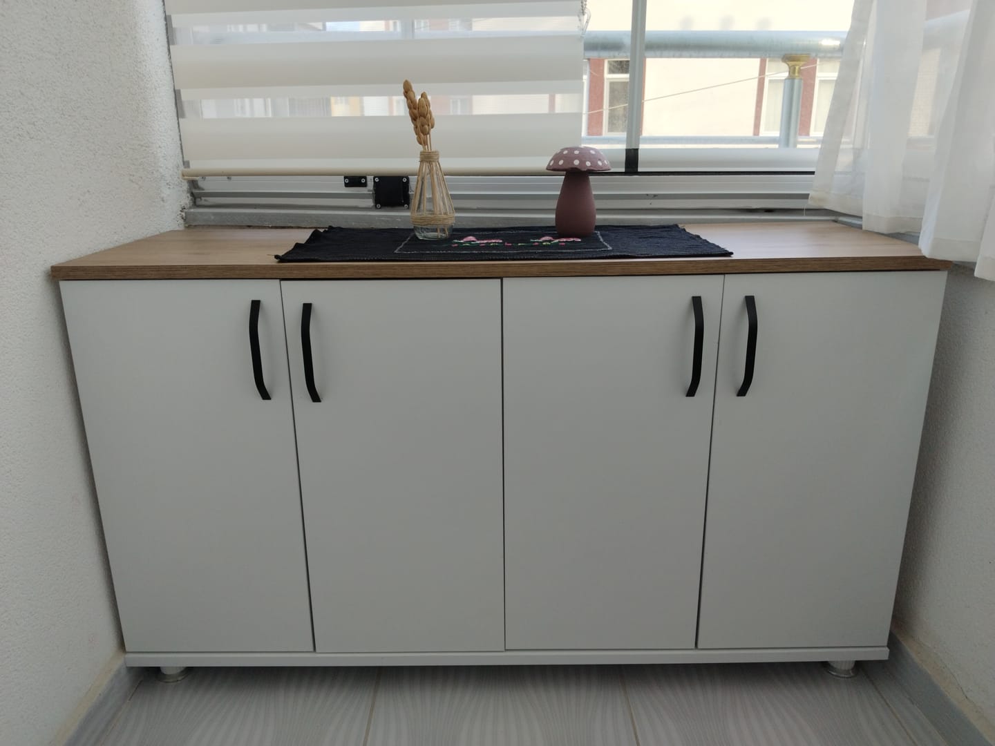 Customer photo review of Rani JE162 Kahve Köşesi Çok Amaçlı Dolap 4 Kapaklı Kiler Mutfak Dolabı Beyaz - Sepet Ceviz